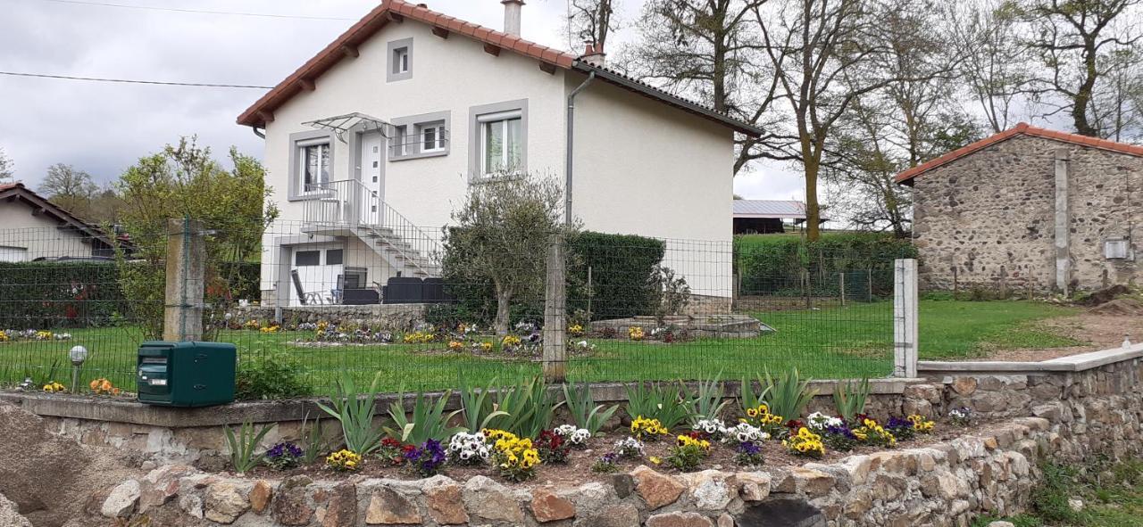 Halte à Veyrac Lavoute-sur-Loire Exterior foto